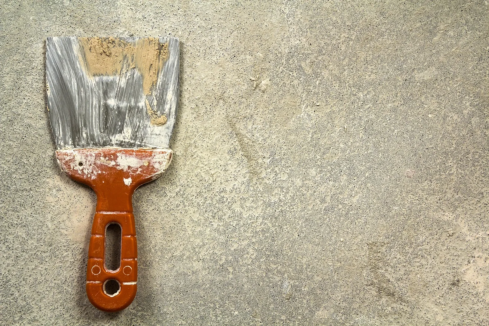 Как развести гипсовую штукатурку: правильно замешивать для стен